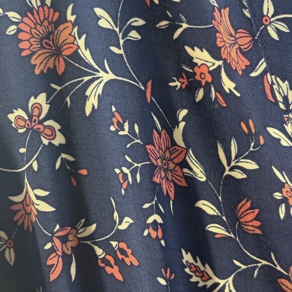 Floral Boho Maxi Dress With Ruffle Hem & V-Neck - Picture 4 of 11